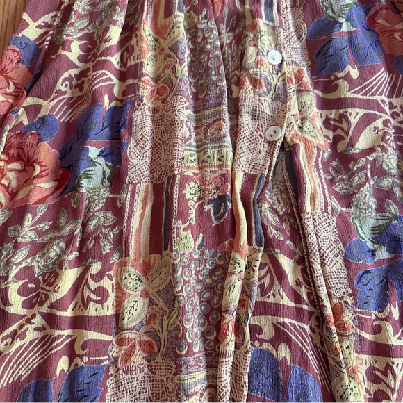 Spell Bound Floral Maxi Dress made in Dubai, United Arab Emirates (size L) - Picture 5 of 7